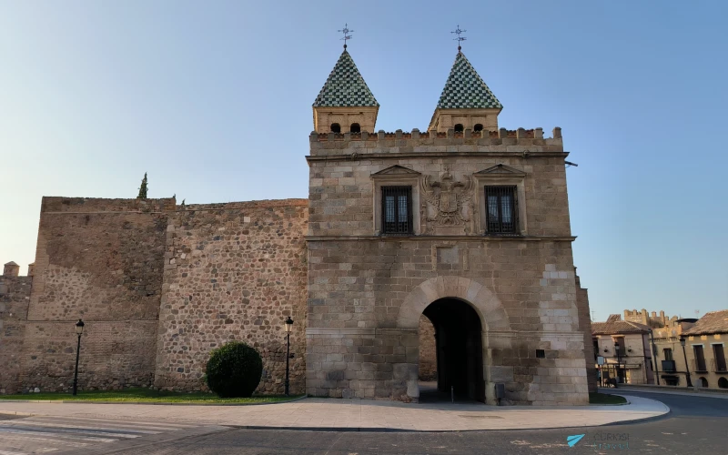 Puerta Nueva de Bisagra Toledo