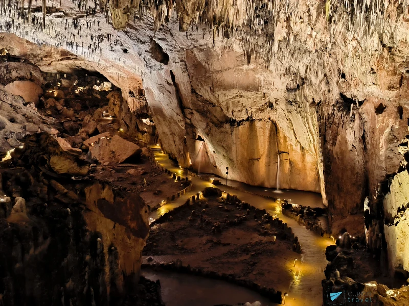 Cueva de Valporquero